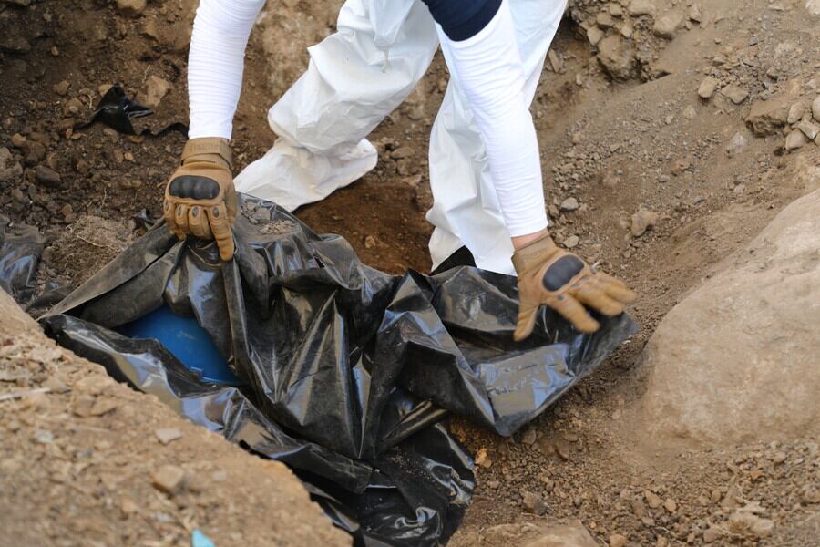 El lugar donde el testigo de la JEP indicó que estaría el cuerpo de la exmilitante del M-19, Irma Franco, en las instalaciones de  Escuela de Logística del Ejército, habría sido alterado en hechos que están en investigación. Se están analizando los restos hallados en el lugar.