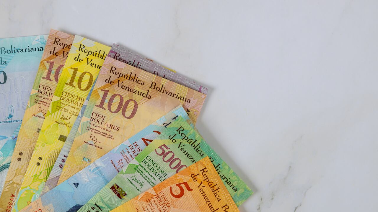 Durante lo corrido del año, el bolívar ha continuado su depreciación.