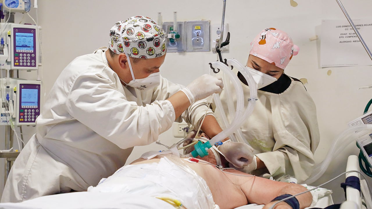 La OMS advirtió que en el mundo no ha llegado aún al final de la pandemia de covid-19, debido a la aparición de las variantes.