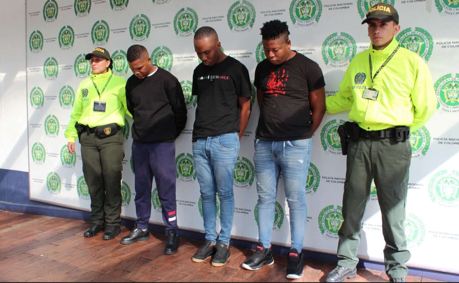 La Policía indicó que los capturados harían parte de poderosa red de tráfico de cocaína.
