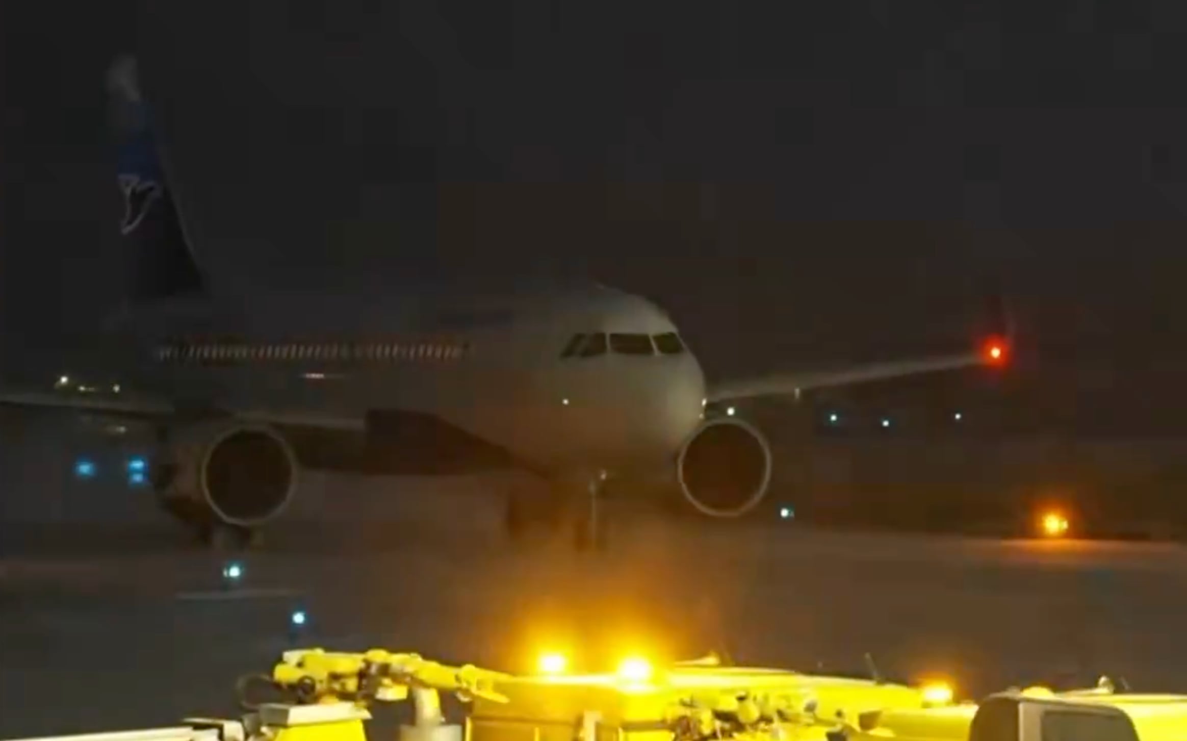 Avión con militares llegando a Groenlandia