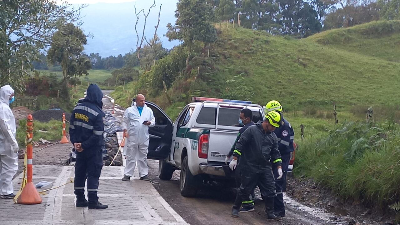 Al lugar llegaron los efectivos del CTI para hacer el levantamiento del cuerpo de la víctima.
