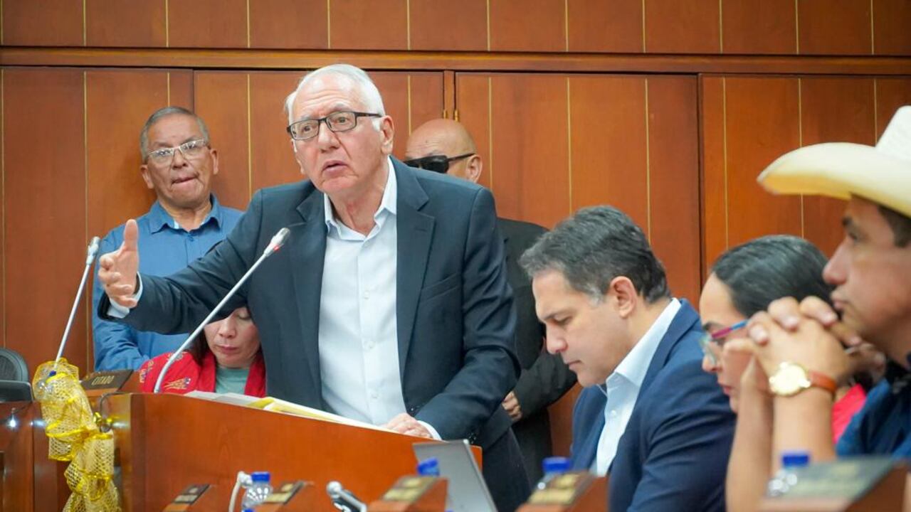 El ministro de Salud, Guillermo Alfonso Jaramillo, hizo los fuertes señalamientos ante la Comisión Séptima del Senado.