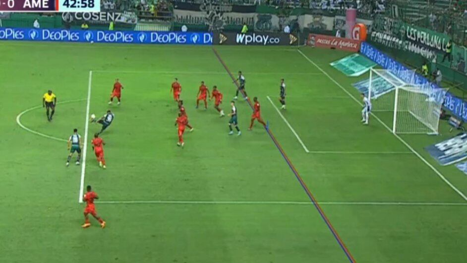 Polémica por gol anulado a Luis Sandoval