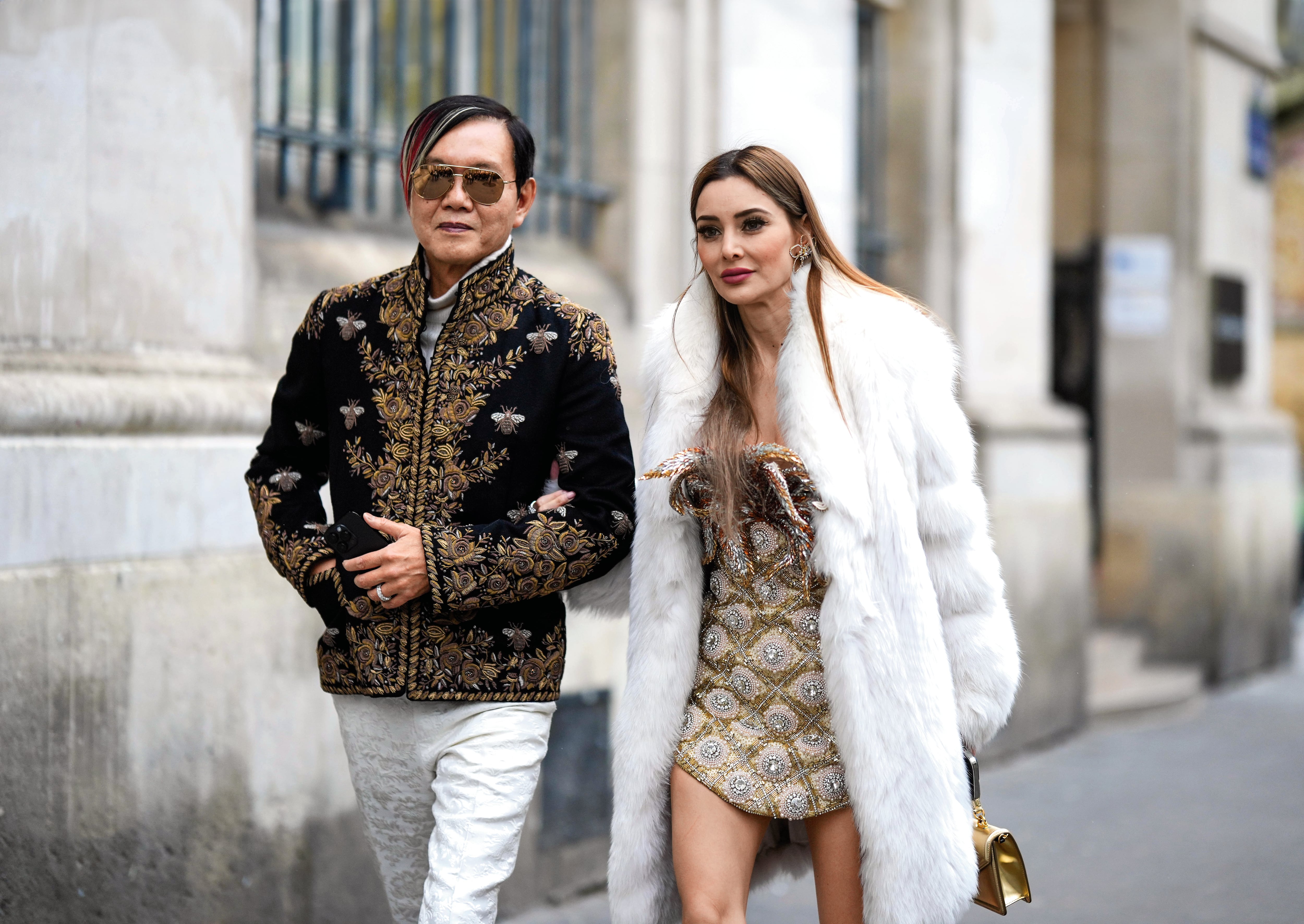 Deborah Hung junto a su esposo, el empresario Stephen Hung, una de las parejas más visibles del circuito internacional del lujo.