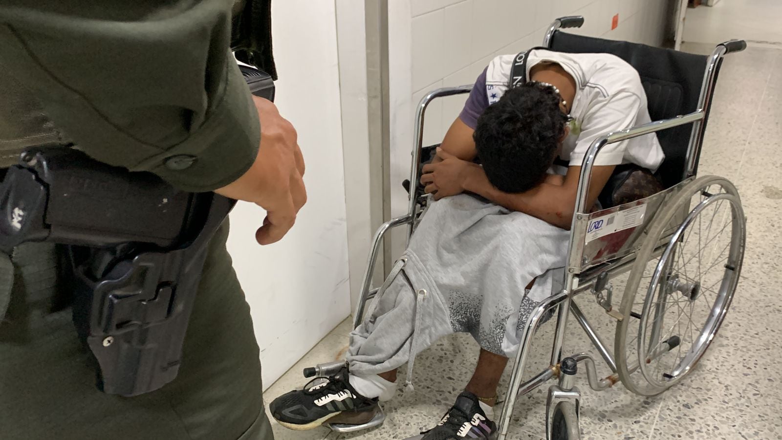 La víctima es un joven de 18 años, quien fue herido con arma de fuego.