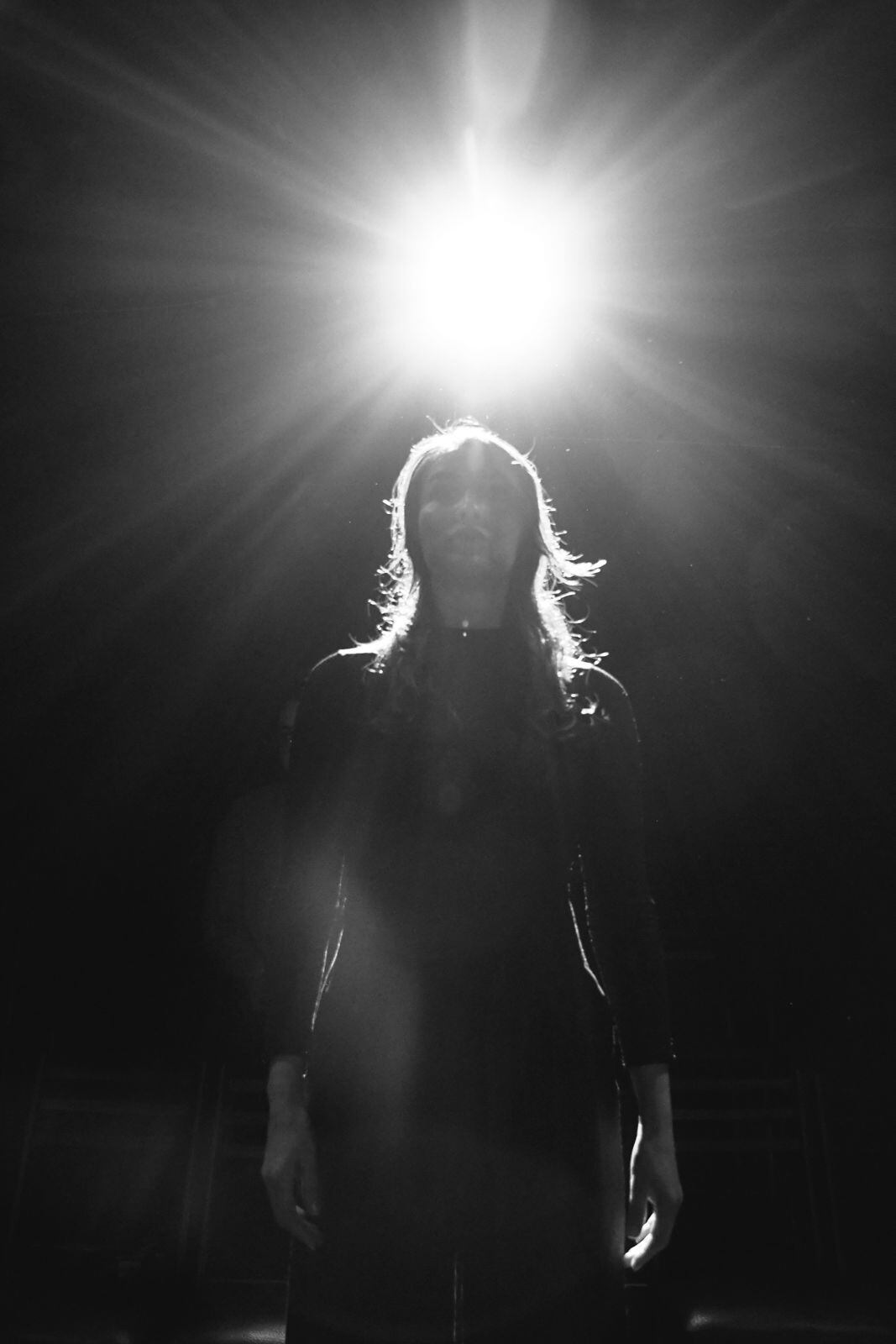 '¿Quién prendió la plancha? Y ¿por qué la dejó caliente sobre la cama?', de Ella Becerra.