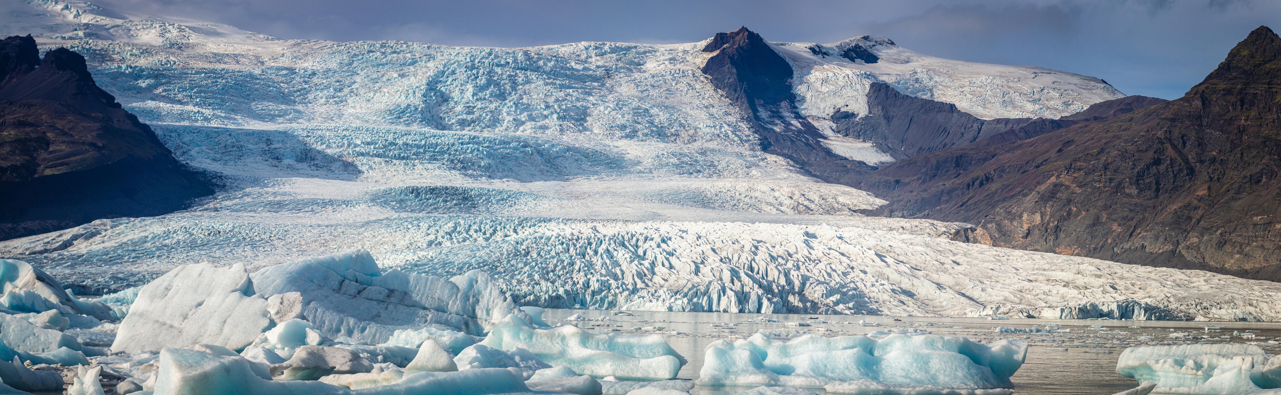 El glaciar Fjallsjökull, en Islandia, es considerado como uno de los más grandes del mundo.