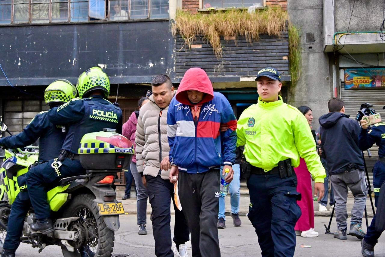 Este es el momento en el que capturaron a uno de los señalados integrantes de la estructura.
