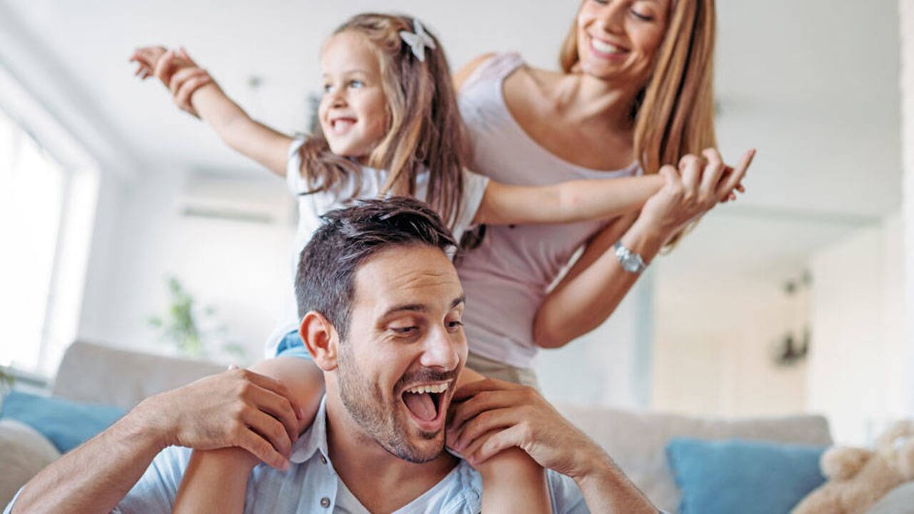 Los padres pasarían de tener 8 días a 8 semanas de licencia de paternidad.