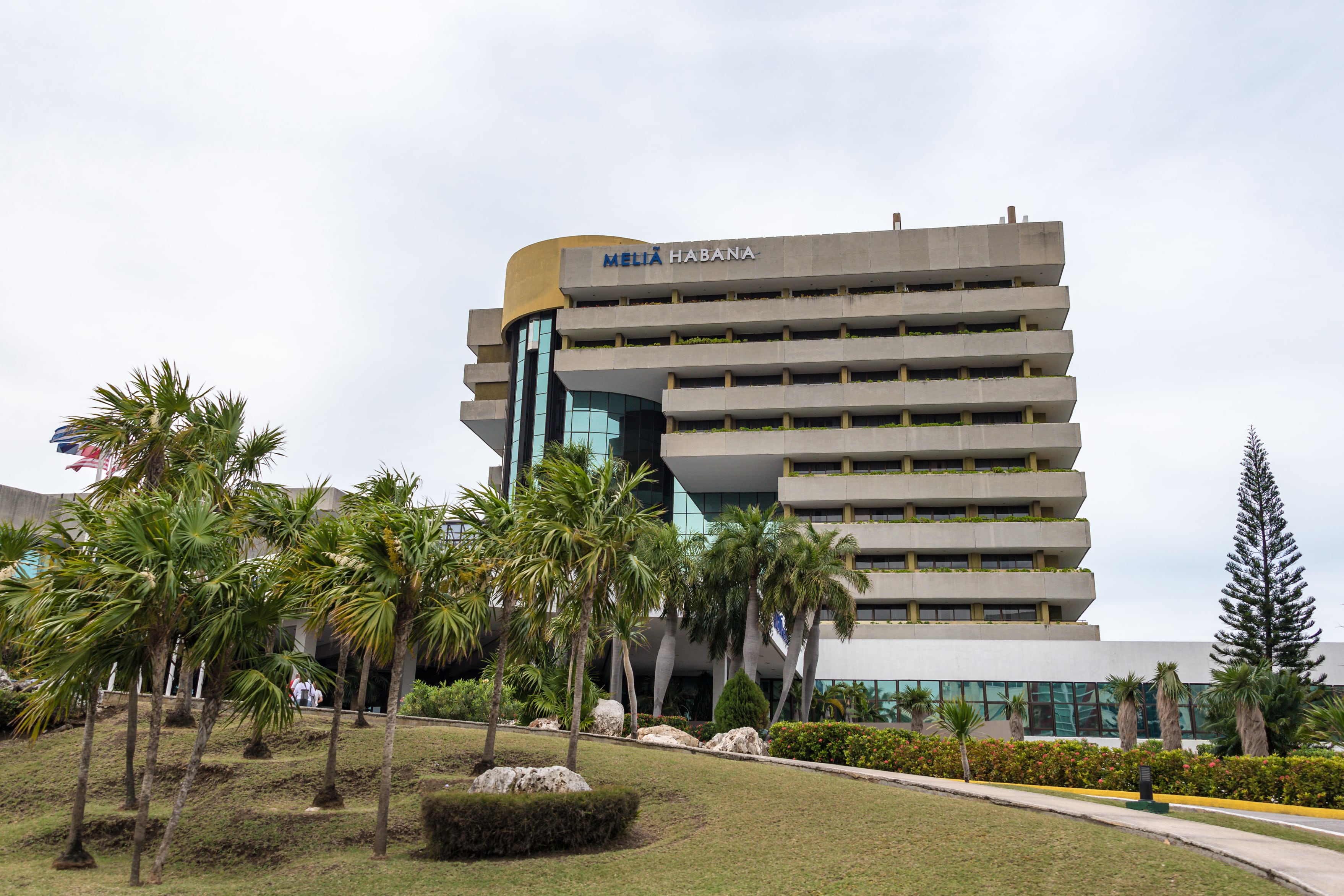 El Meliá Cohiba es un hotel de lujo de gran altura y categoría de 5 estrellas, situado en el barrio del Vedado.
