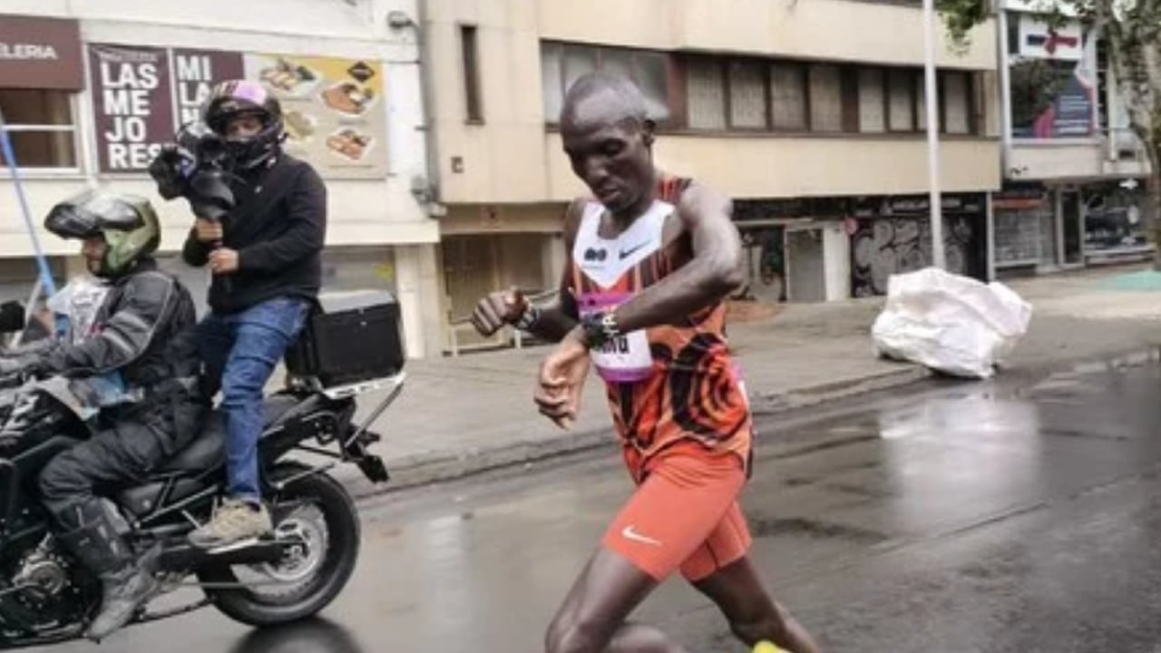 Erick Sang, ganador de la Media Maratón de Bogotá 2026.