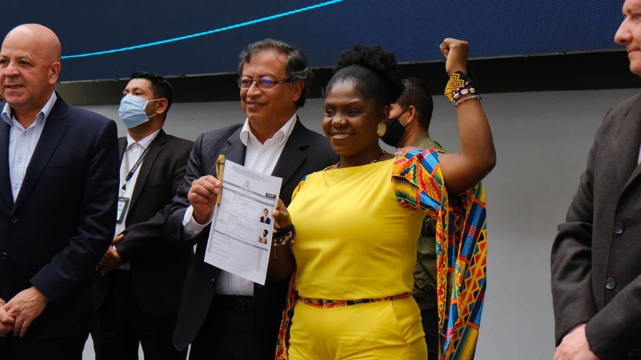 Gustavo Petro y Francia Márquez inscribieron su candidatura a la Presidencia