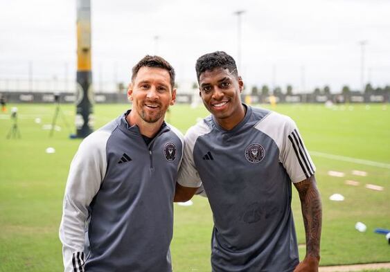 Emerson Rivaldo Rodríguez y Lionel Messi