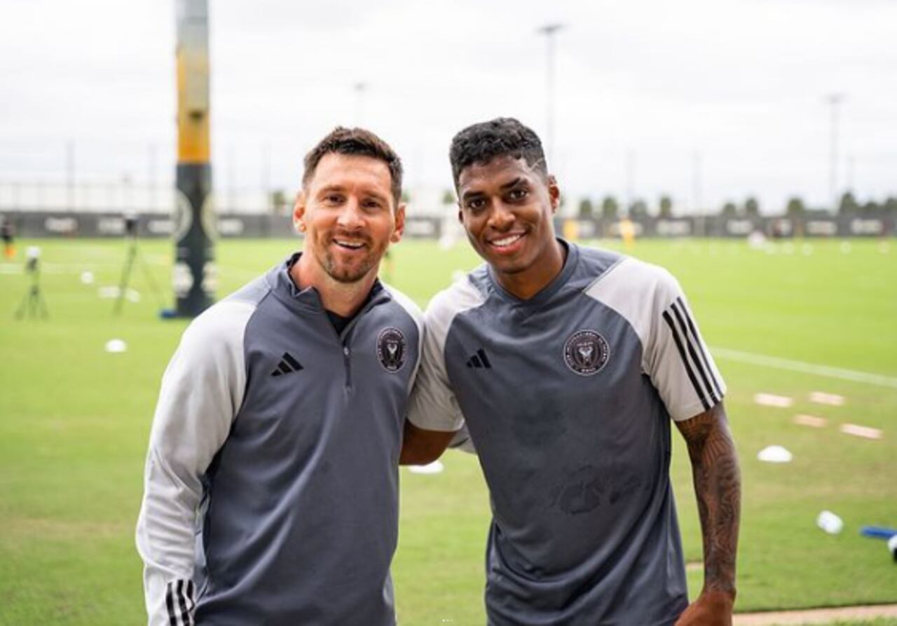 Emerson Rivaldo Rodríguez y Lionel Messi