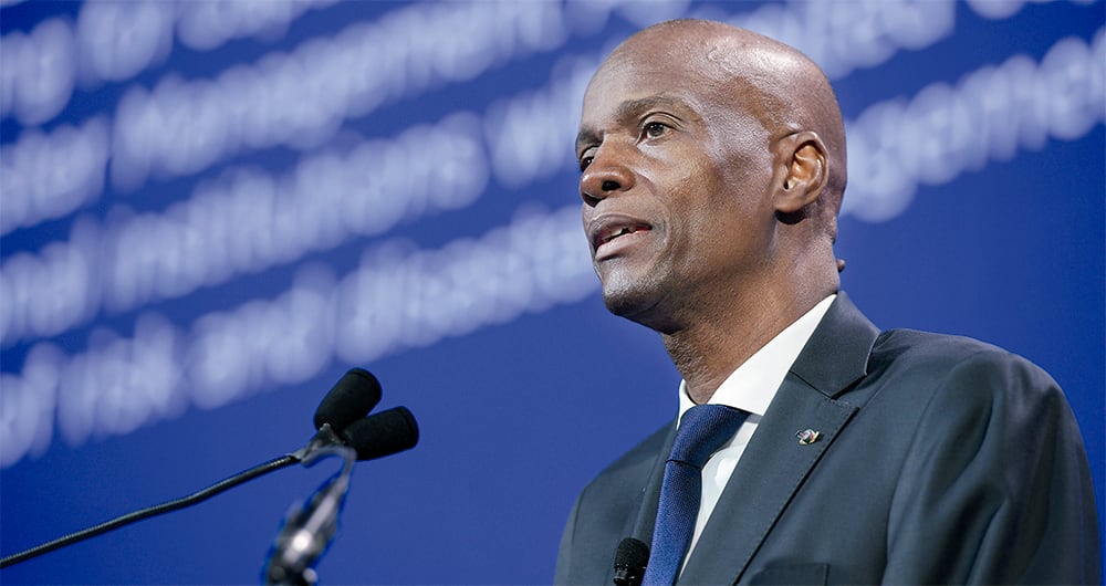  A algunos colombianos les dijeron que debían capturar al presidente para que luego fuera arrestado y nombrara a otro en su lugar. 