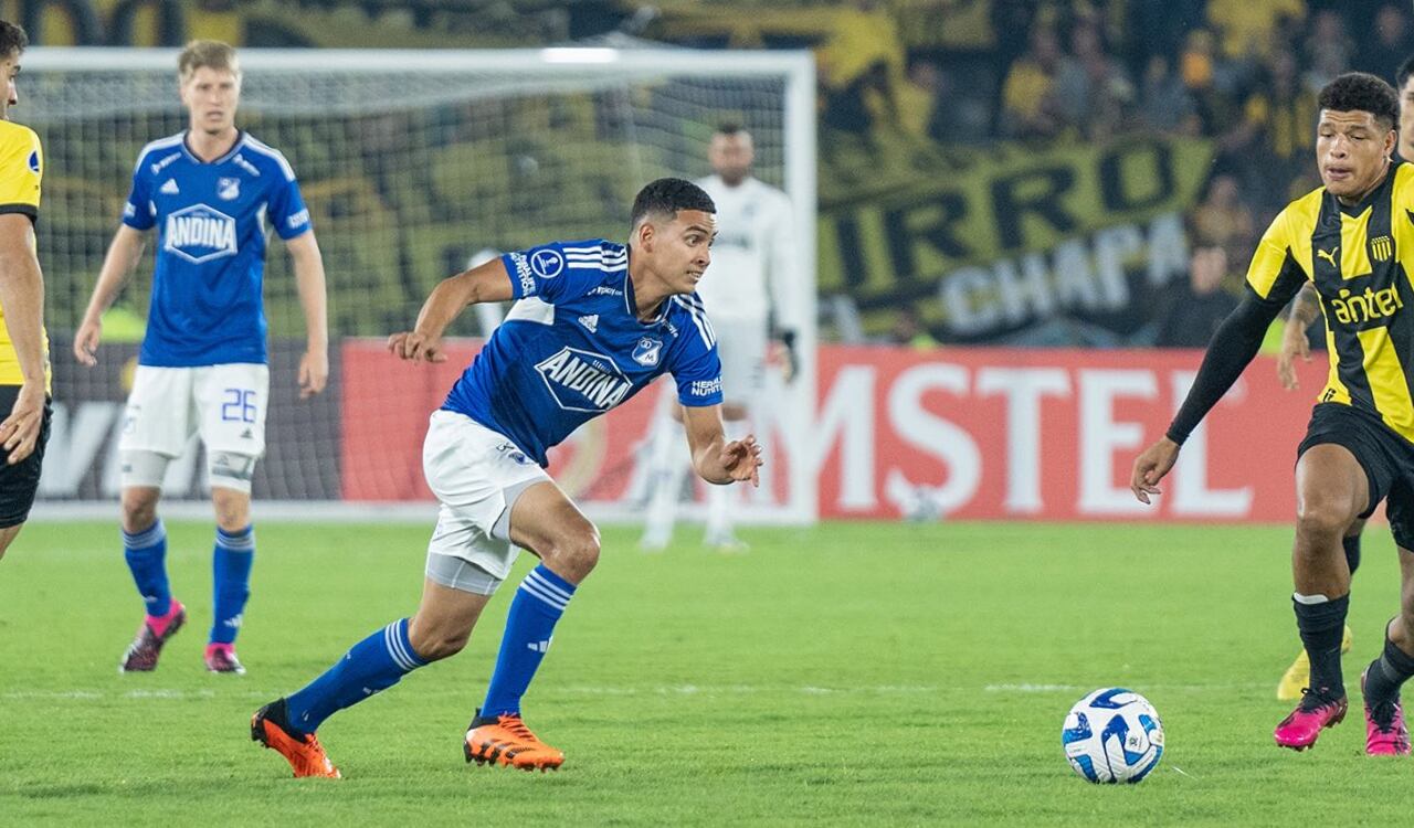 Millonarios ganaba 3-1 ante Peñarol cuando el juego se suspendió por lluvia.