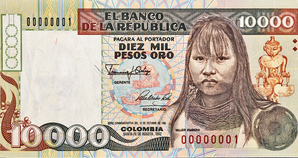   El billete de 10.000 pesos colombianos que circuló en Colombia entre 1992 y 1994.