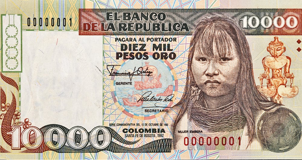   El billete de 10.000 pesos colombianos que circuló en Colombia entre 1992 y 1994.