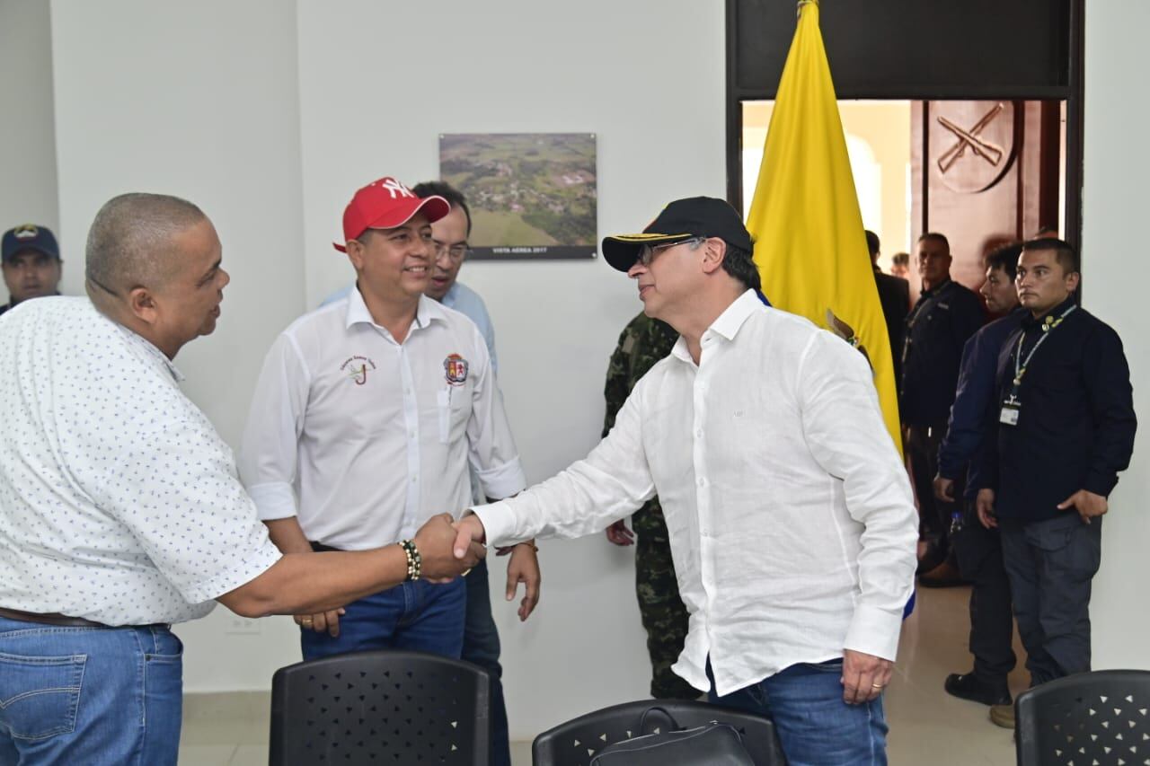 Gustavo Petro ya está en el Bajo Cauca tras recientes hechos violentos presentados en la zona.