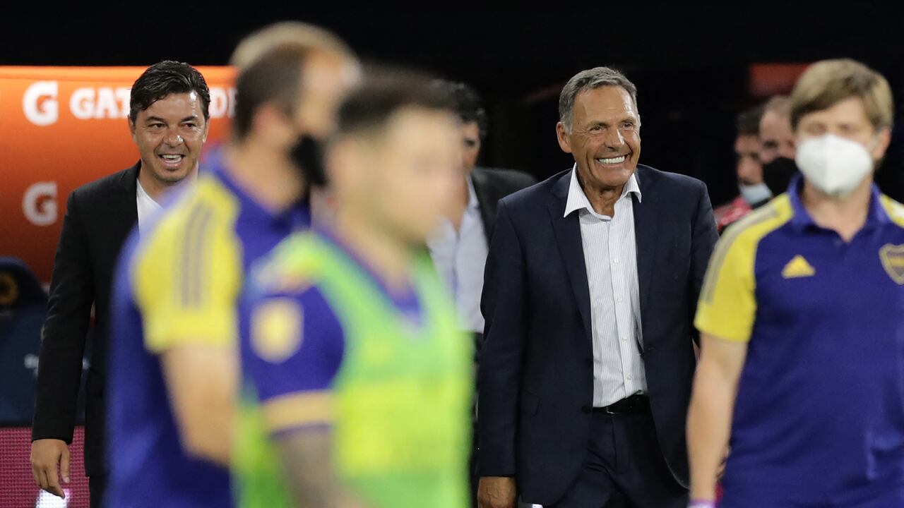 Con goles colombianos finaliza el clásico Boca - River