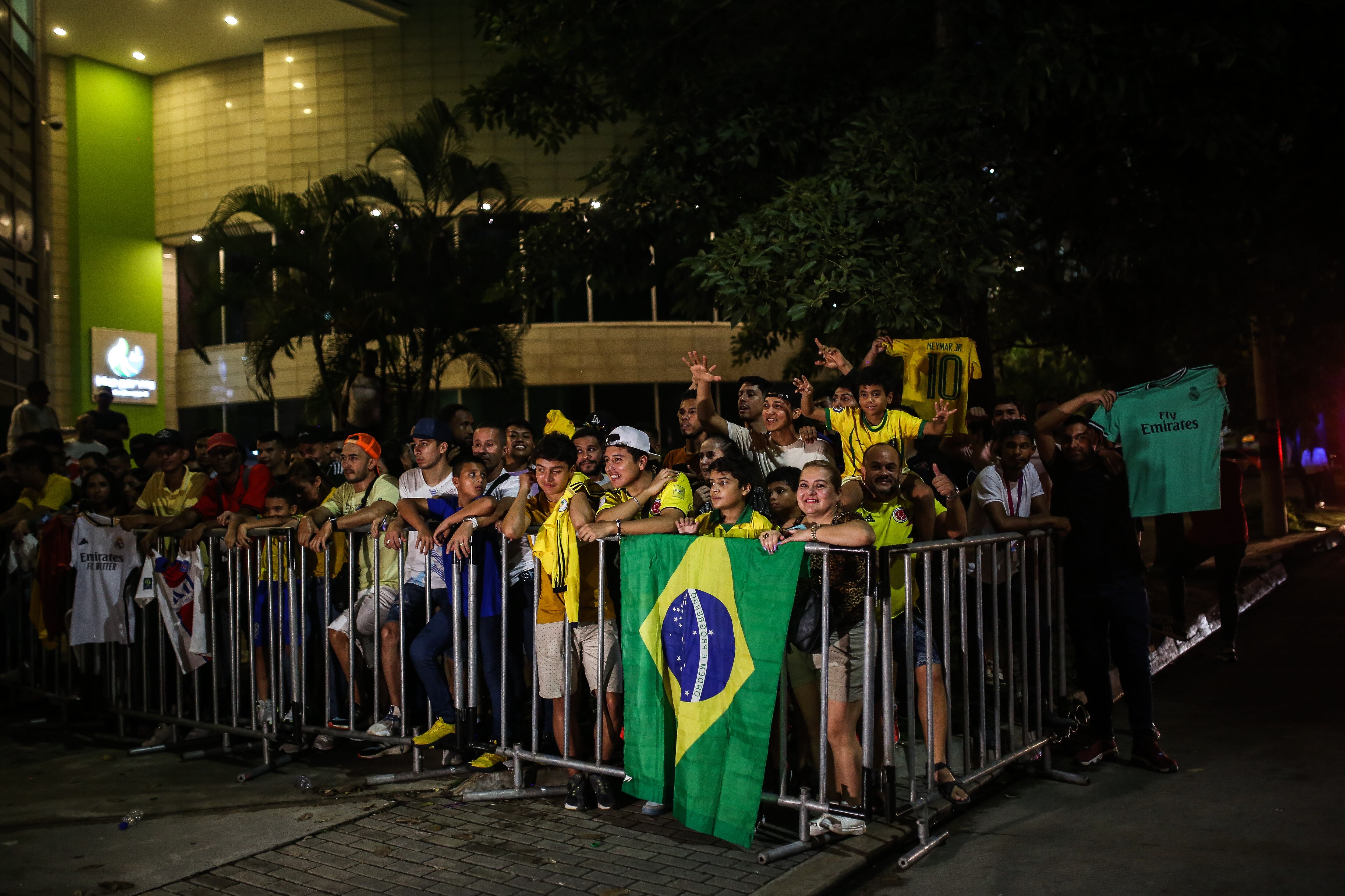 Llegada de selección de futbol de brasil a Barranquilla para el partido por eliminatorias al mundial contra Colombia