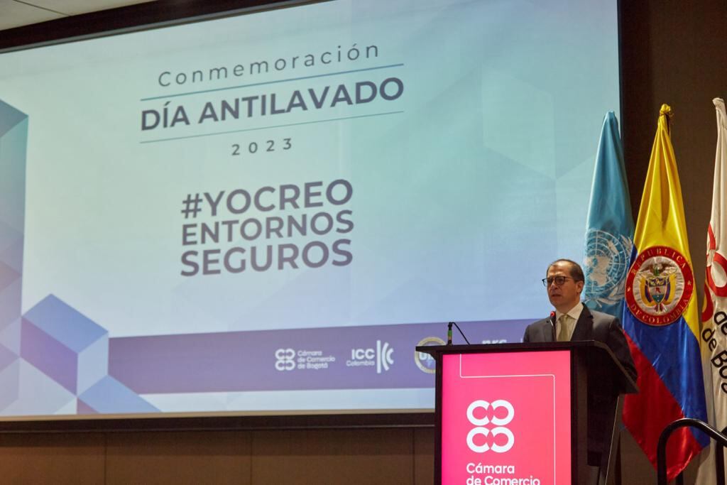 Fiscal Francisco Barbosa durante el evento en ‘Conmemoración del Día de la Prevención de Lavado de Activos’