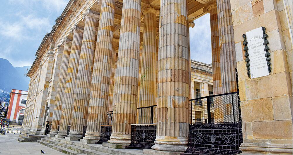 En Cambio Radical están hablando de nuevos liderazgos para conformar las listas y tienen la regla de que nadie que esté respaldando a Gustavo Petro en la actualidad puede ser una de sus fórmulas para los próximos comicios. 