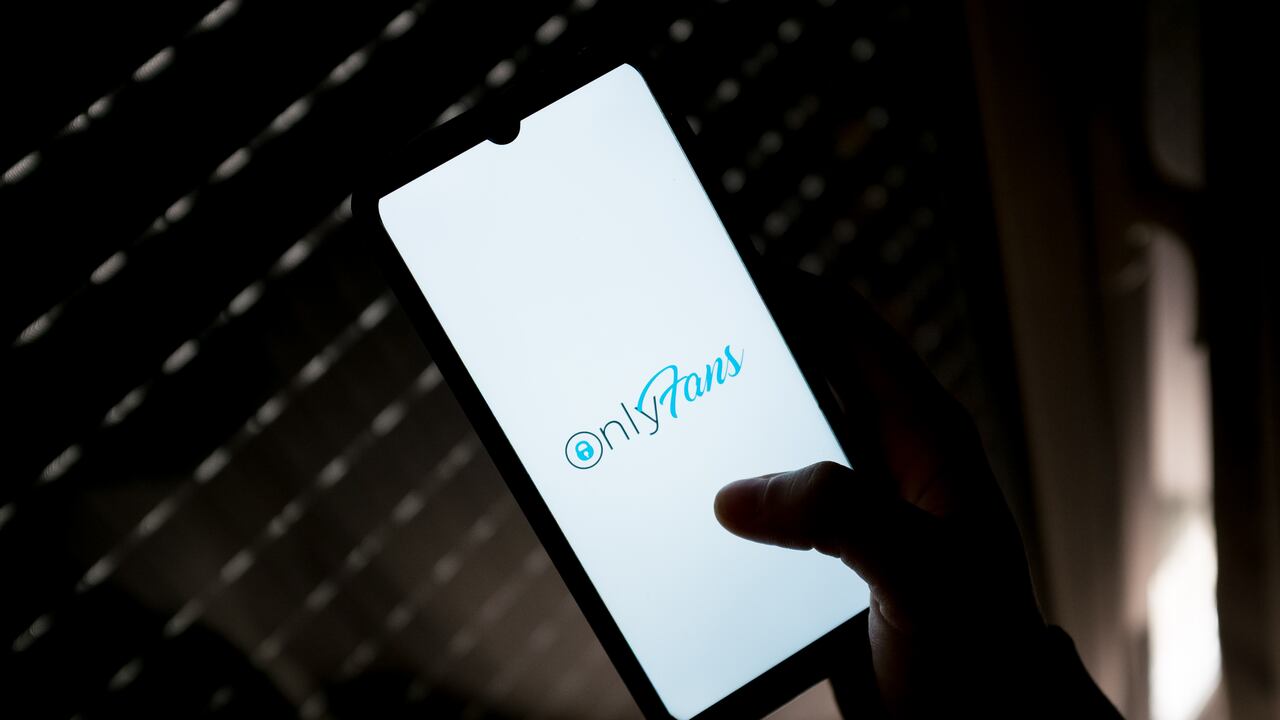 OnlyFans se ha convertido en un modelo de negocio para muchas modelos, pero una IA podría ponerle fin a esa plataforma.