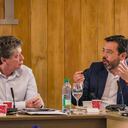 Bruce Mac Master y Carlos Fernando Galán