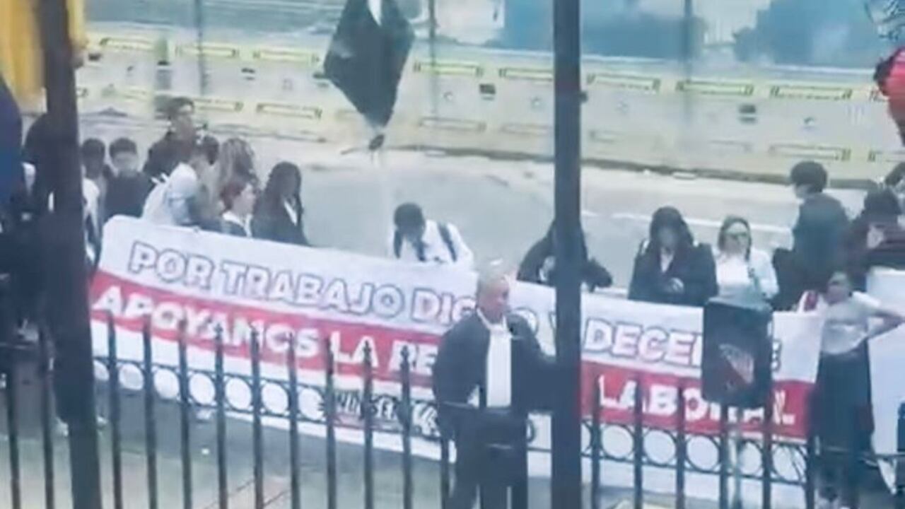 Protestas frente al Partido Liberal.