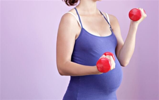 si una mamá se cuida con ejercicios especializados durante el embarazo, la recuperación será mucho más rápida. (Foto: Thinkstock )