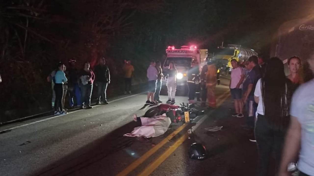Accidente de tránsito en la vía San Gil - Socorro, en Santander.