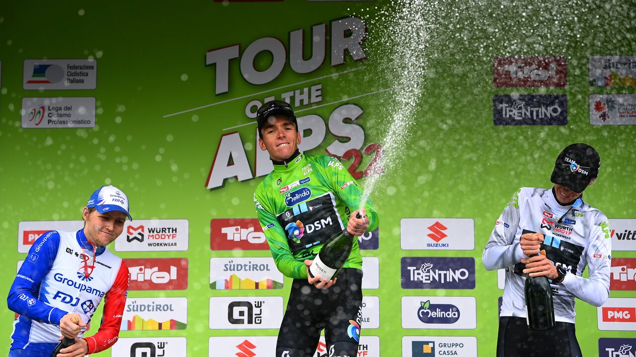 El francés Romain Bardet se coronó campeón en la quinta y última etapa