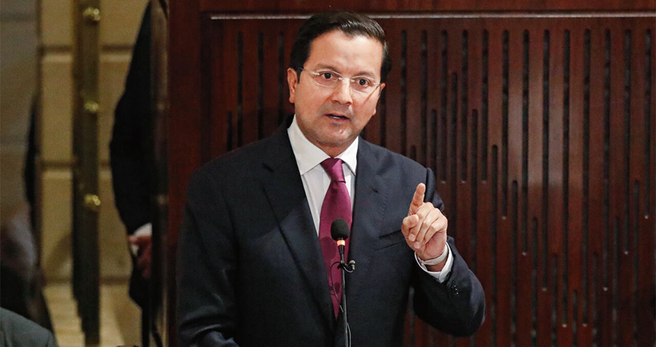 David LunaSe perfila como nuevo líder opositor.