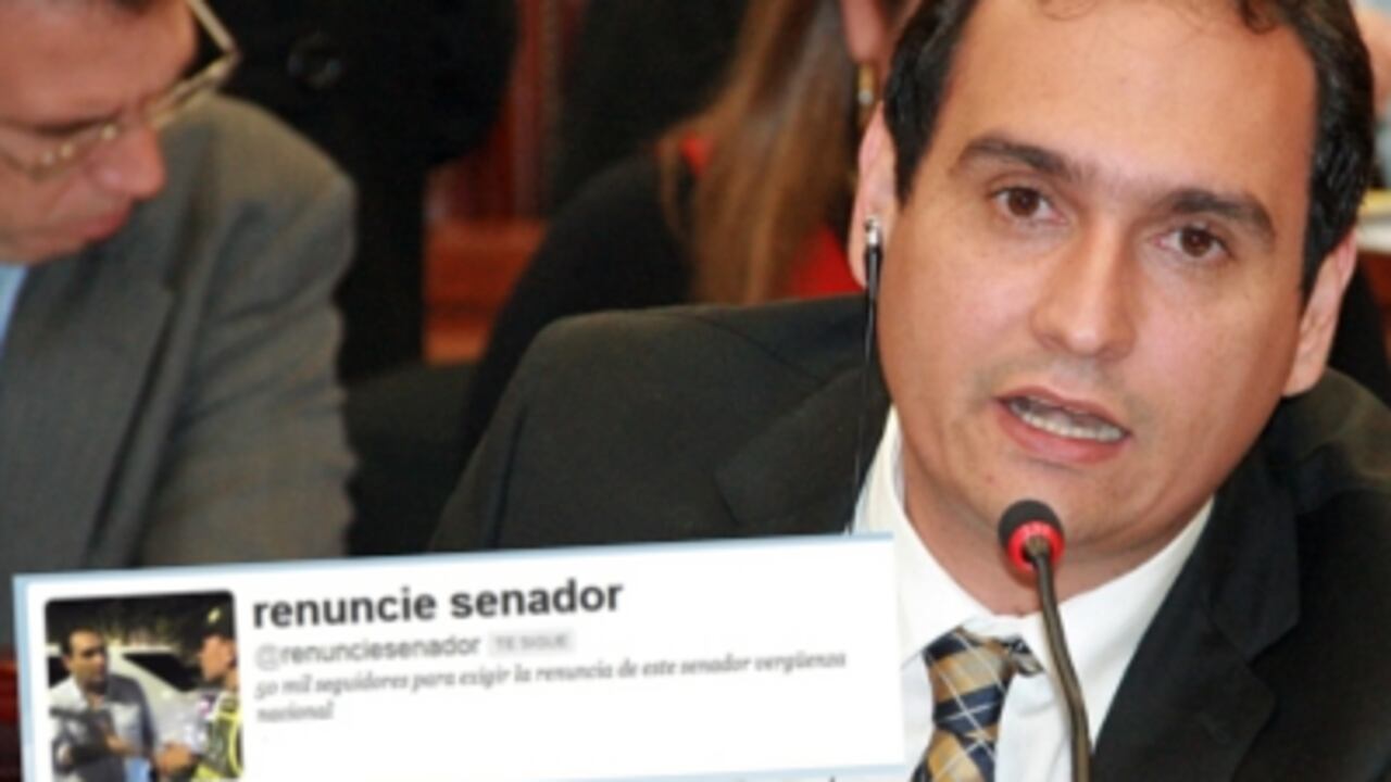 El senador se ha negado a hablar del tema y recientemente presentó una excusa médica para ausentarse del Congreso, por un espasmo en la columna.