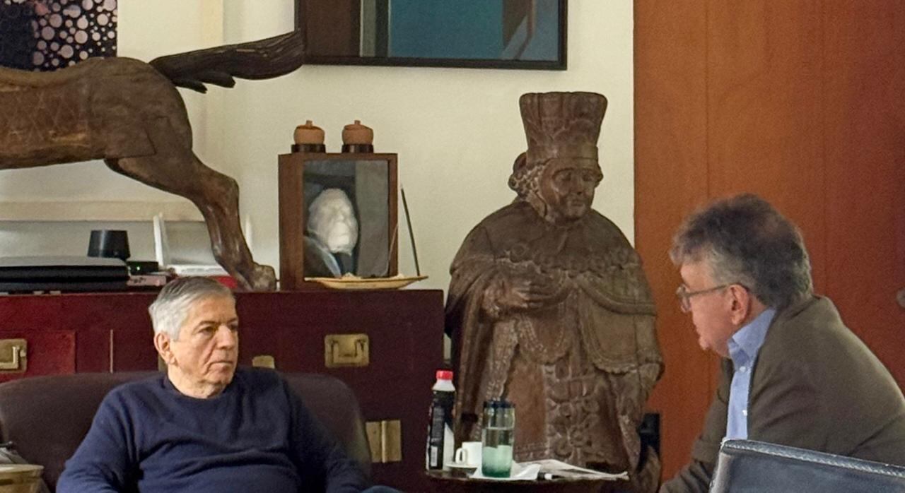 El expresidente y el exministro discutieron algunos temas importantes para el país