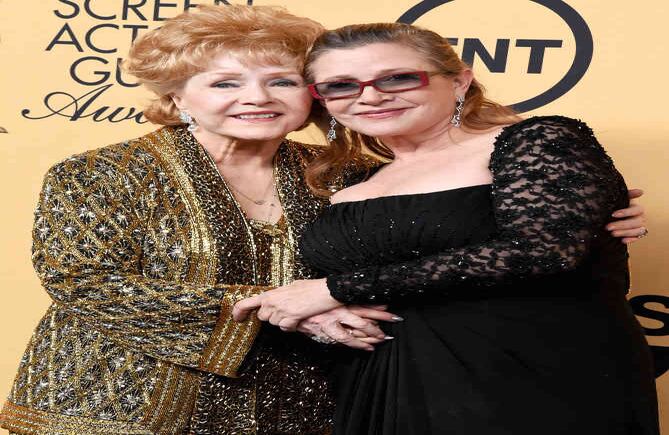 Carrie Fisher y Debbie Reynolds. Foto. AP