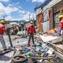 Cerca de 250 funcionarios acompañaron el operativo de recuperación del espacio
público en el Barrio Puente Aranda entre las calles 16, 17 y 17A entre carreras 56 a
58.