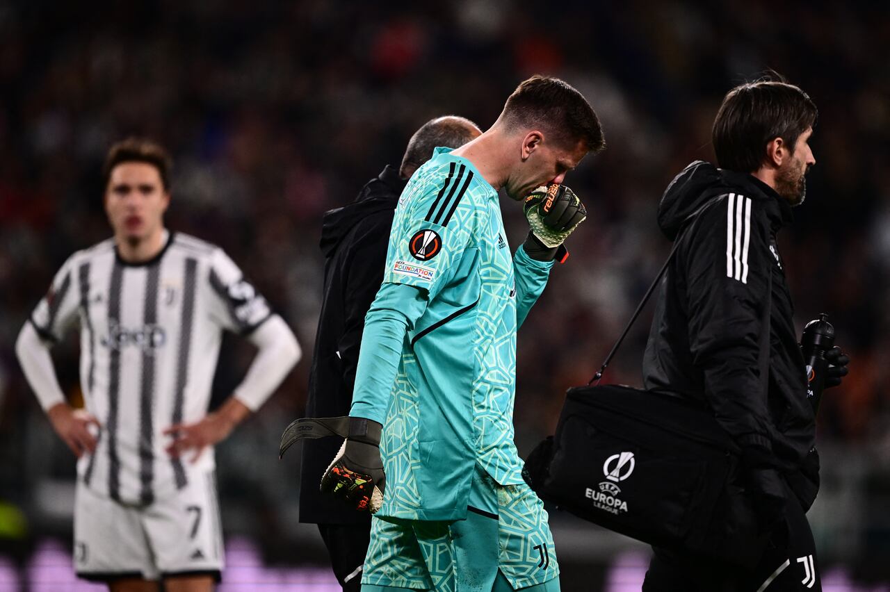 Wojciech Szczesny salió del campo entre lágrimas y la incertidumbre de qué le estaba pasando.