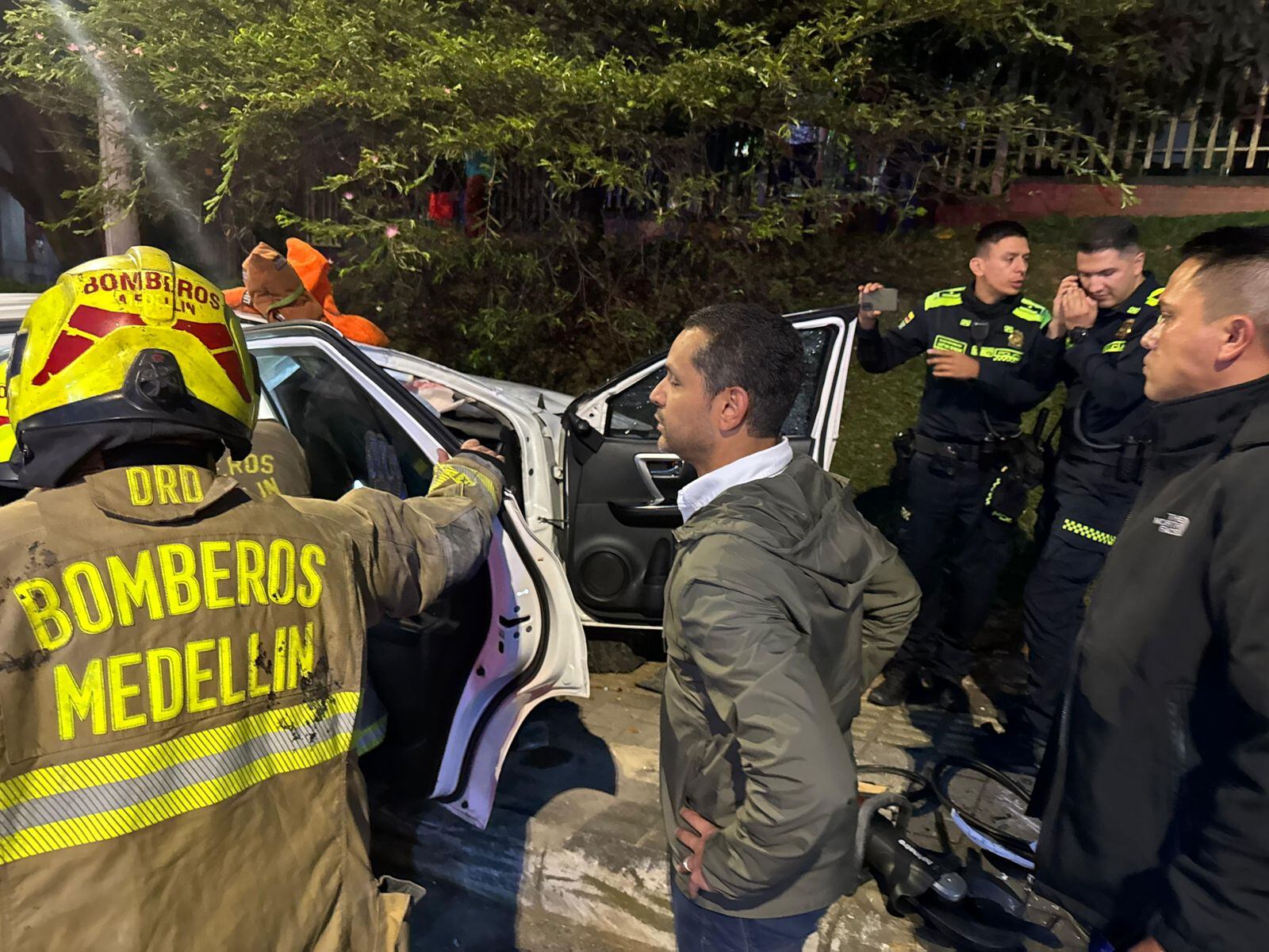 Por fortuna, el exministro del Interior, resultó ileso.