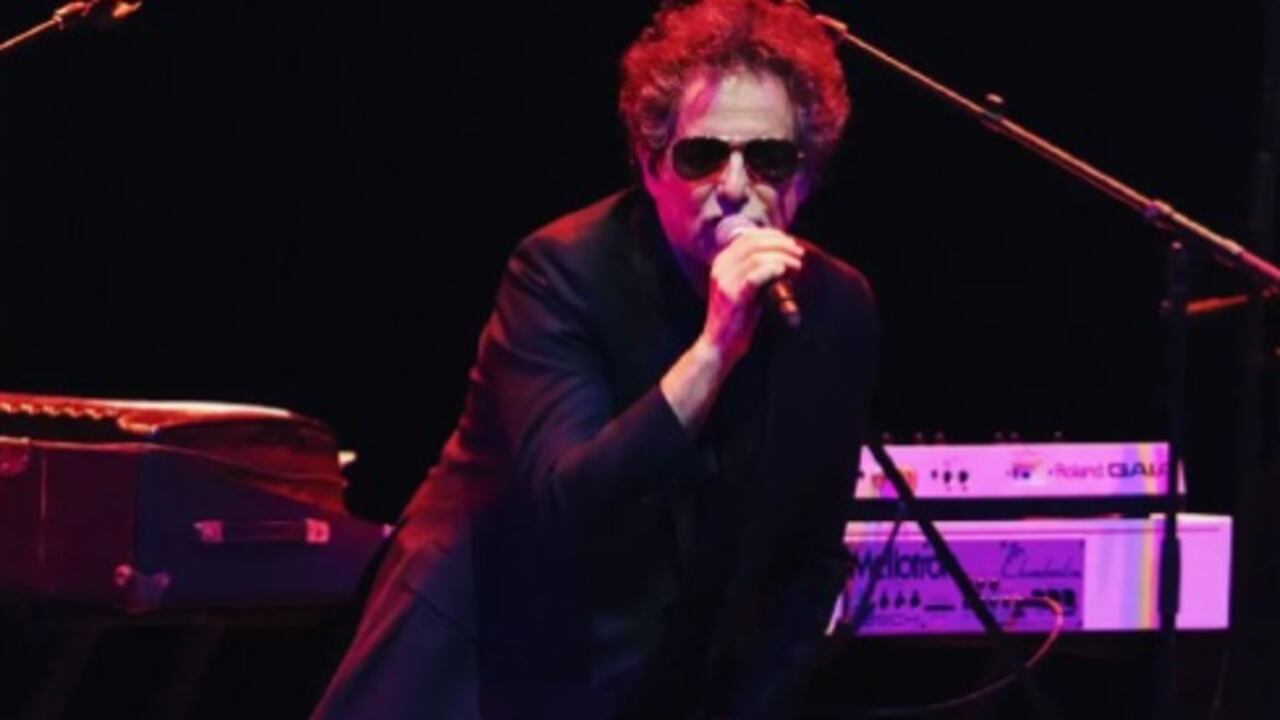 El cantante argentino Andrés Calamaro, durante uno de los conciertos de su gira Tour 22.