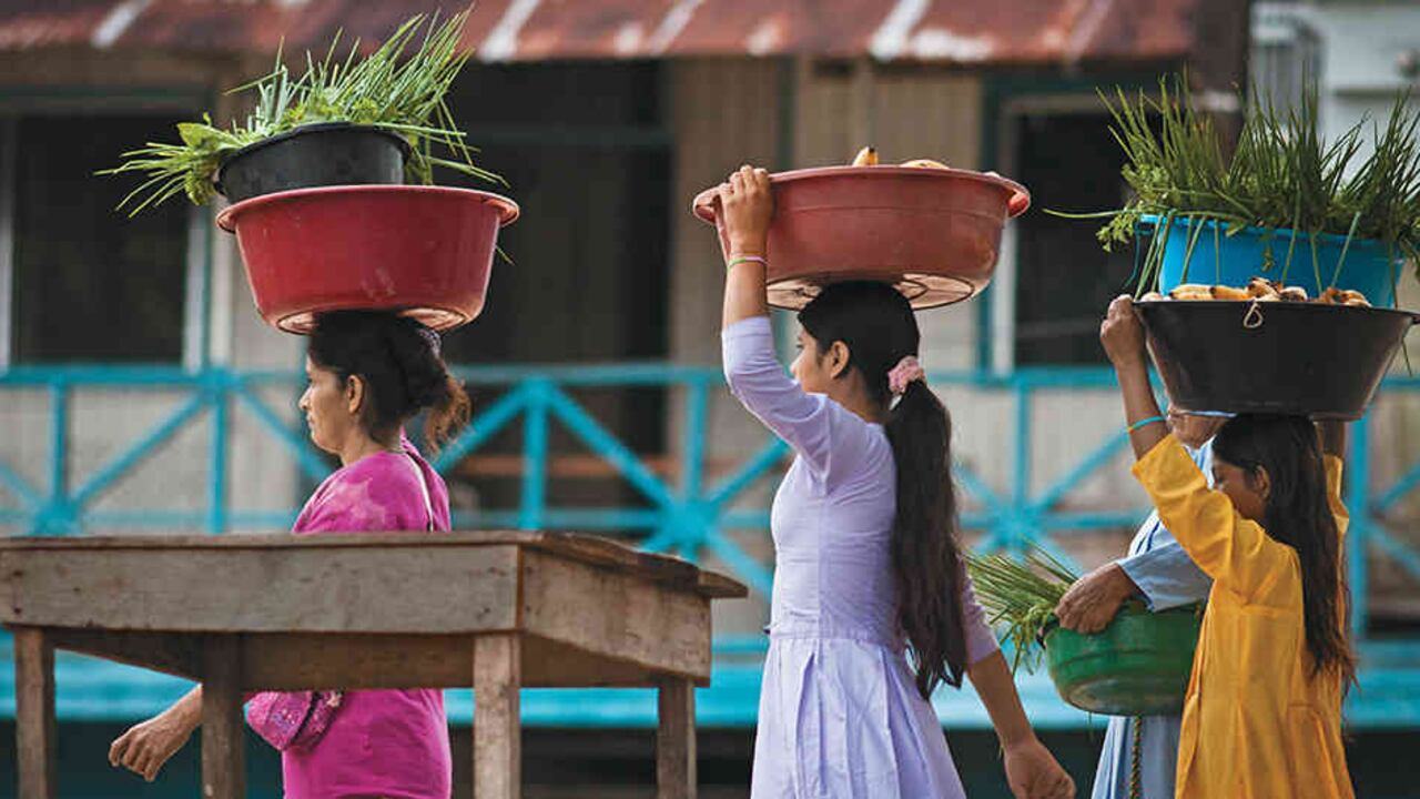 La mujer es parte neurálgica en la economía creativa, la ciencia y la tecnología; así como un pilar de las familias.