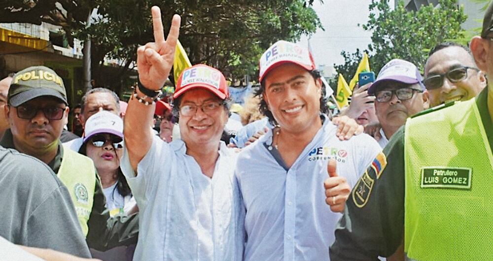     Nicolás Petro dijo en la Fiscalía que su papá, Gustavo Petro, sabía de dineros irregulares que entraron a la campaña presidencial. 