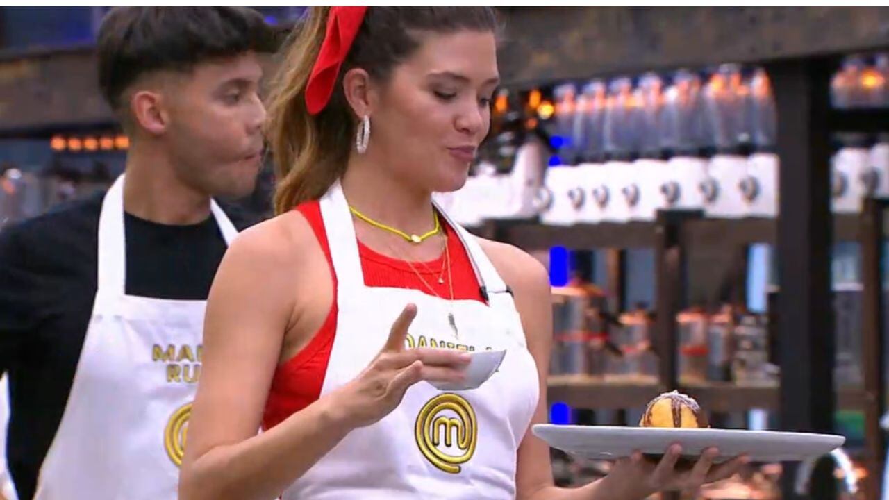 Cómo preparar helado frito al estilo MasterChef usando electrodomésticos tecnológicos.