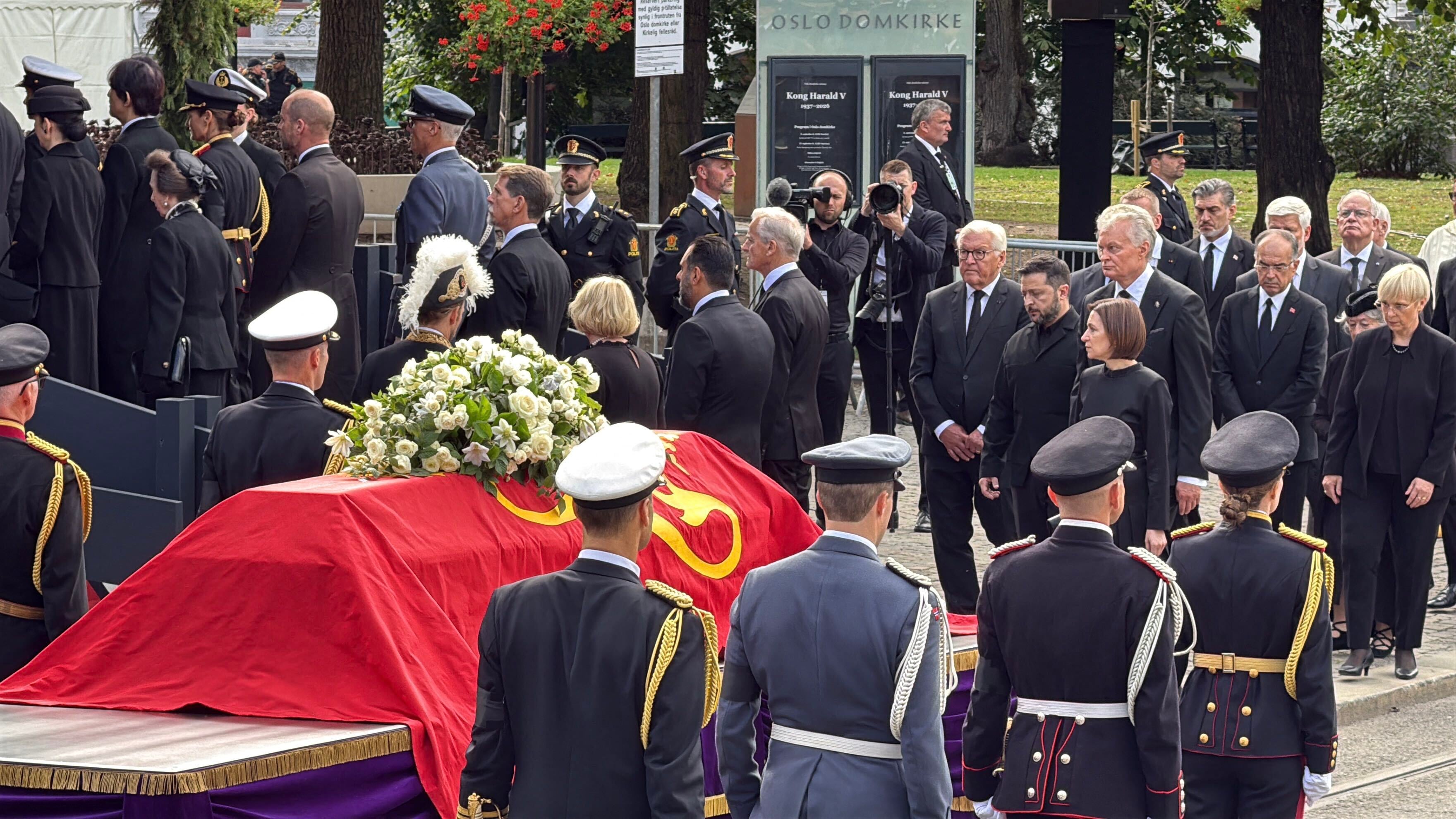 Noruega se despide del rey Harald V: el “abuelo” de la nació
