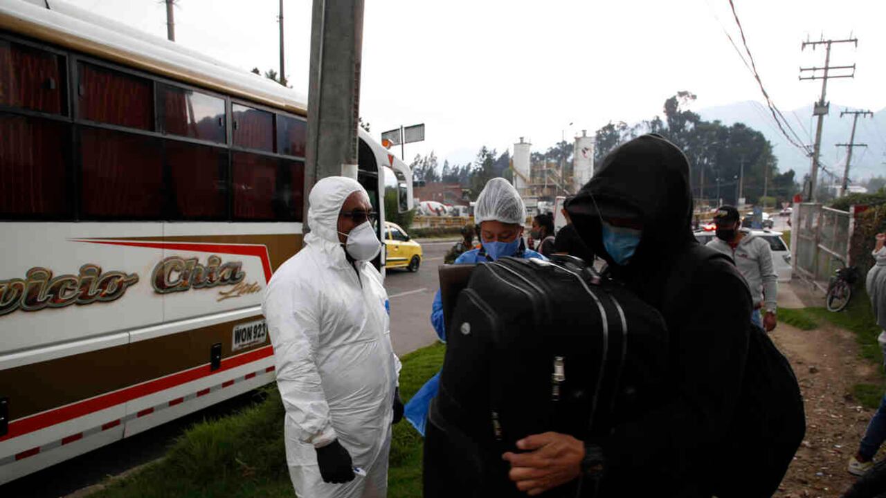 La frontera sur sigue recibiendo a cientos de venezolanos que tratan de salir de Ecuador.