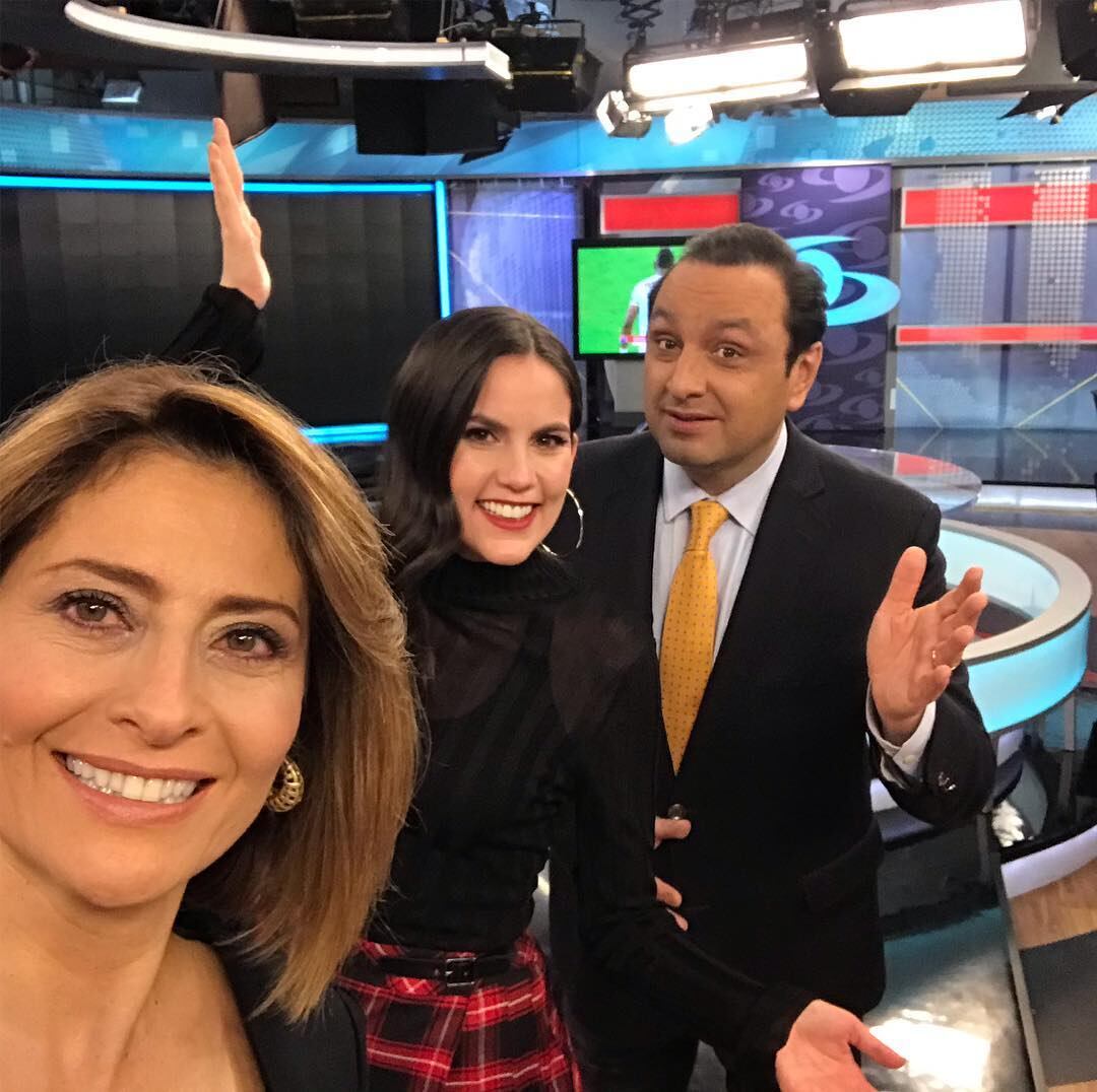María Lucía Fernández, Linda Palma y Jorge Alfredo Vargas en el set de Noticias Caracol