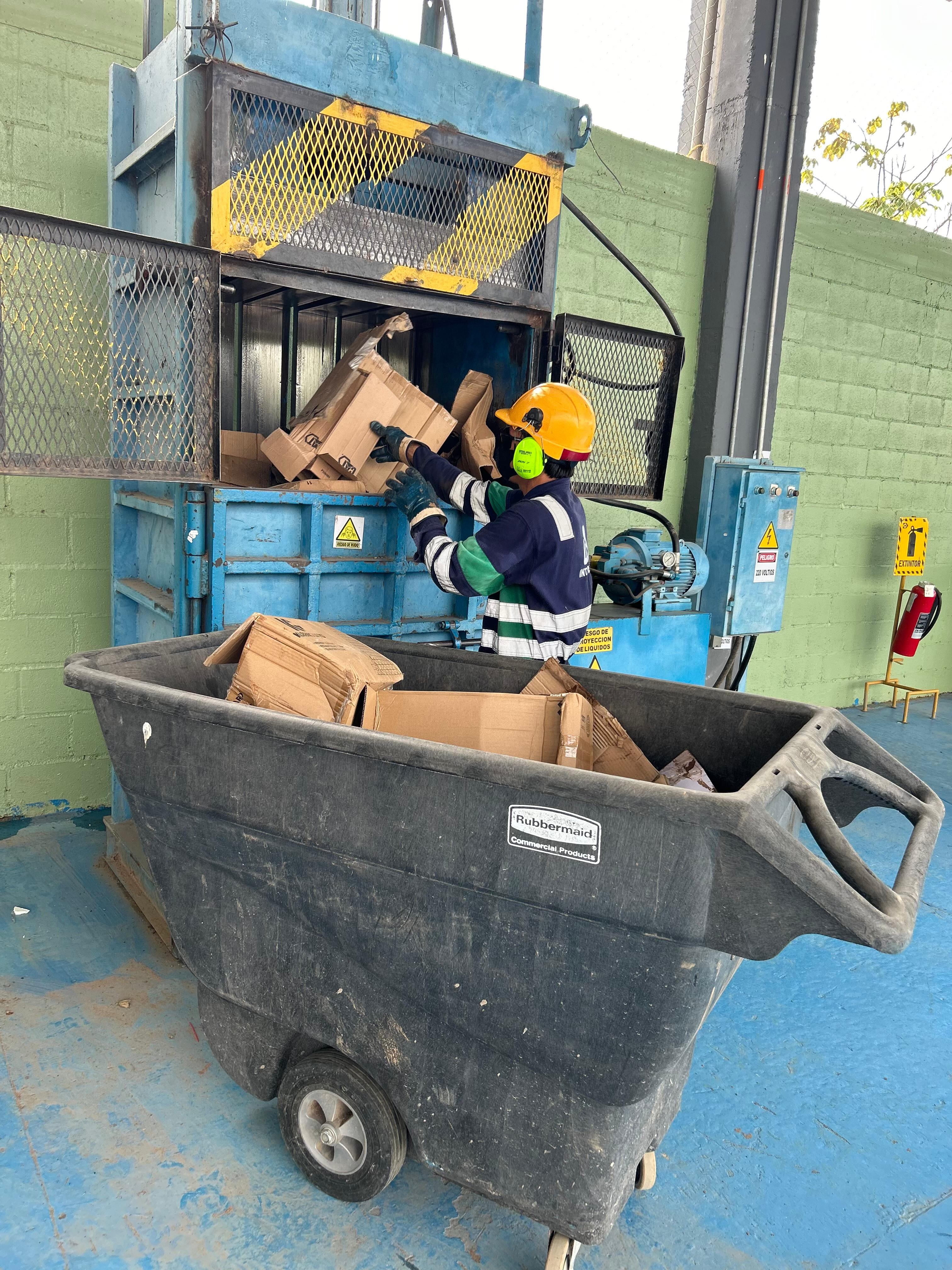 Estación de Clasificación y Aprovechamiento de Residuos (ECA).