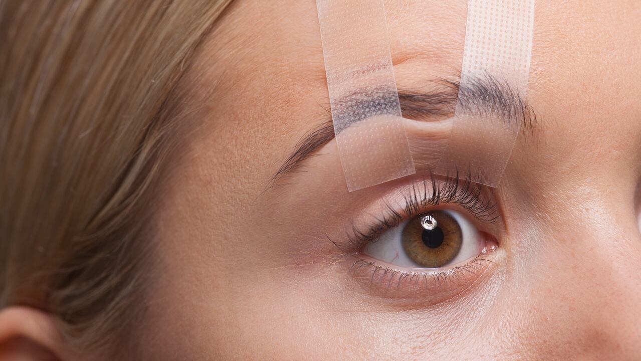 Cuando se da esta condición como efecto del envejecimiento, hay varias formas de prevenir que suceda o de mitigarlo una vez que aparece.